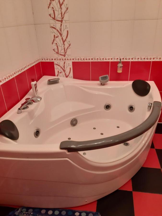 Appartement Новая Квартира à Odessa Extérieur photo